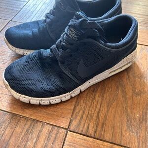 Nike Blue and White Sneakers Sleek Design - Stefan Janoski Nike Skateboarding